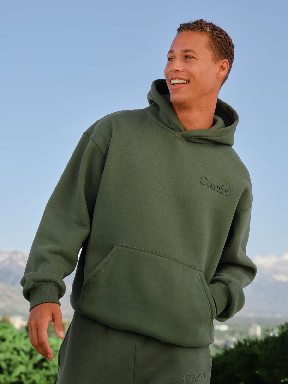 Minimalist Hoodie – Mega