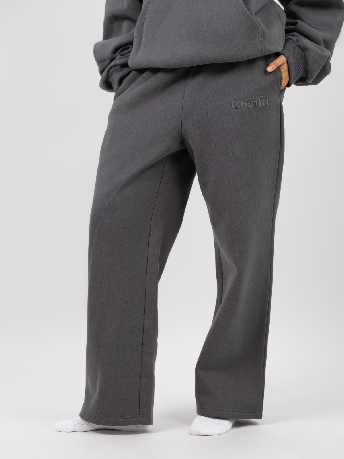 Minimalist Straight Leg Sweatpants – Short