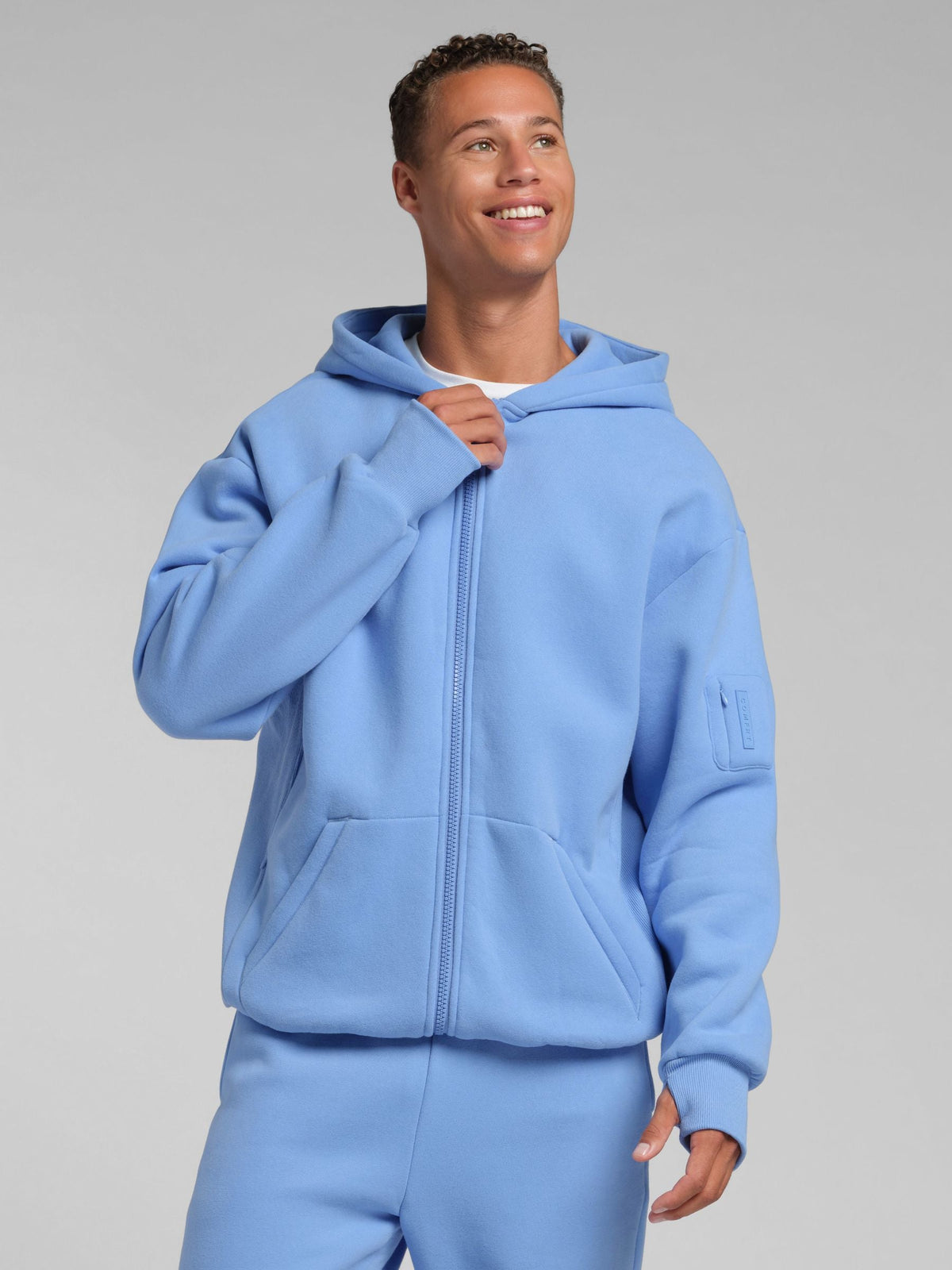 Explorer Travel Zip Hoodie – Mega