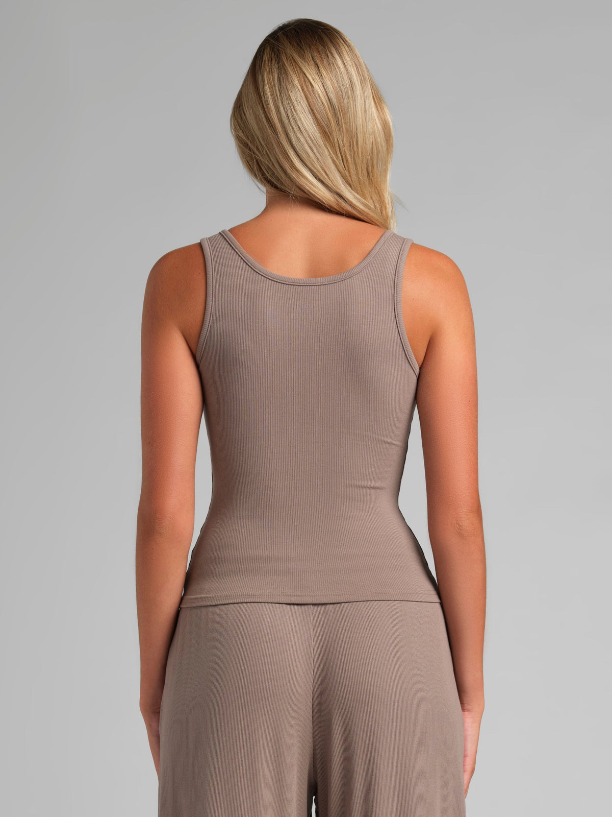 Rib Contour Waist Length Tank